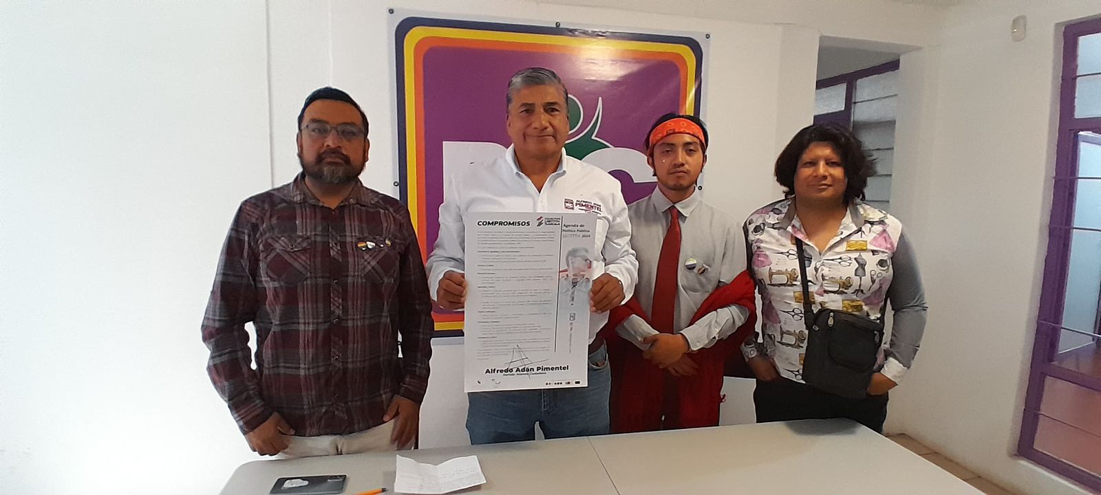 Firma Adán Pimentel compromiso a favor de comunidad LGBTIQ+